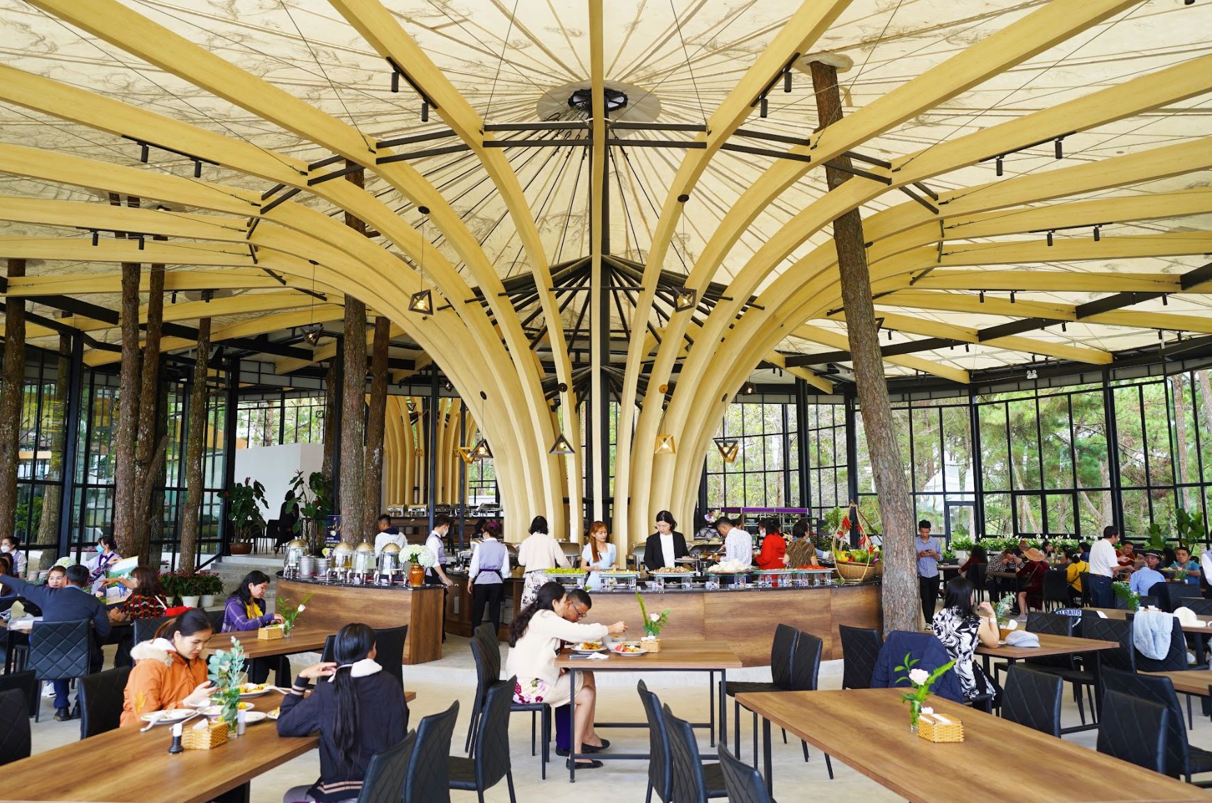 Combo vé tham quan Thung Lũng Tình Yêu + Buffet
